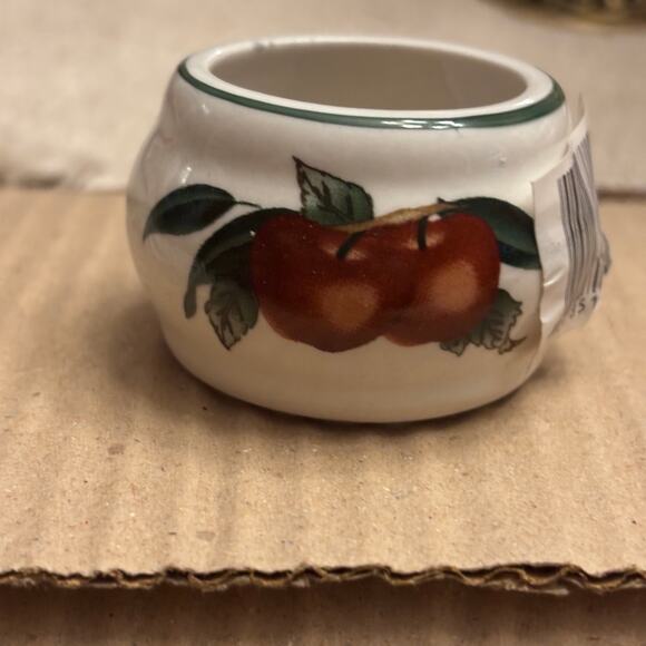 Vintage Porcelain Napkin Rings Set Cades Creek Collection Apple Discontinued - Picture 5 of 8